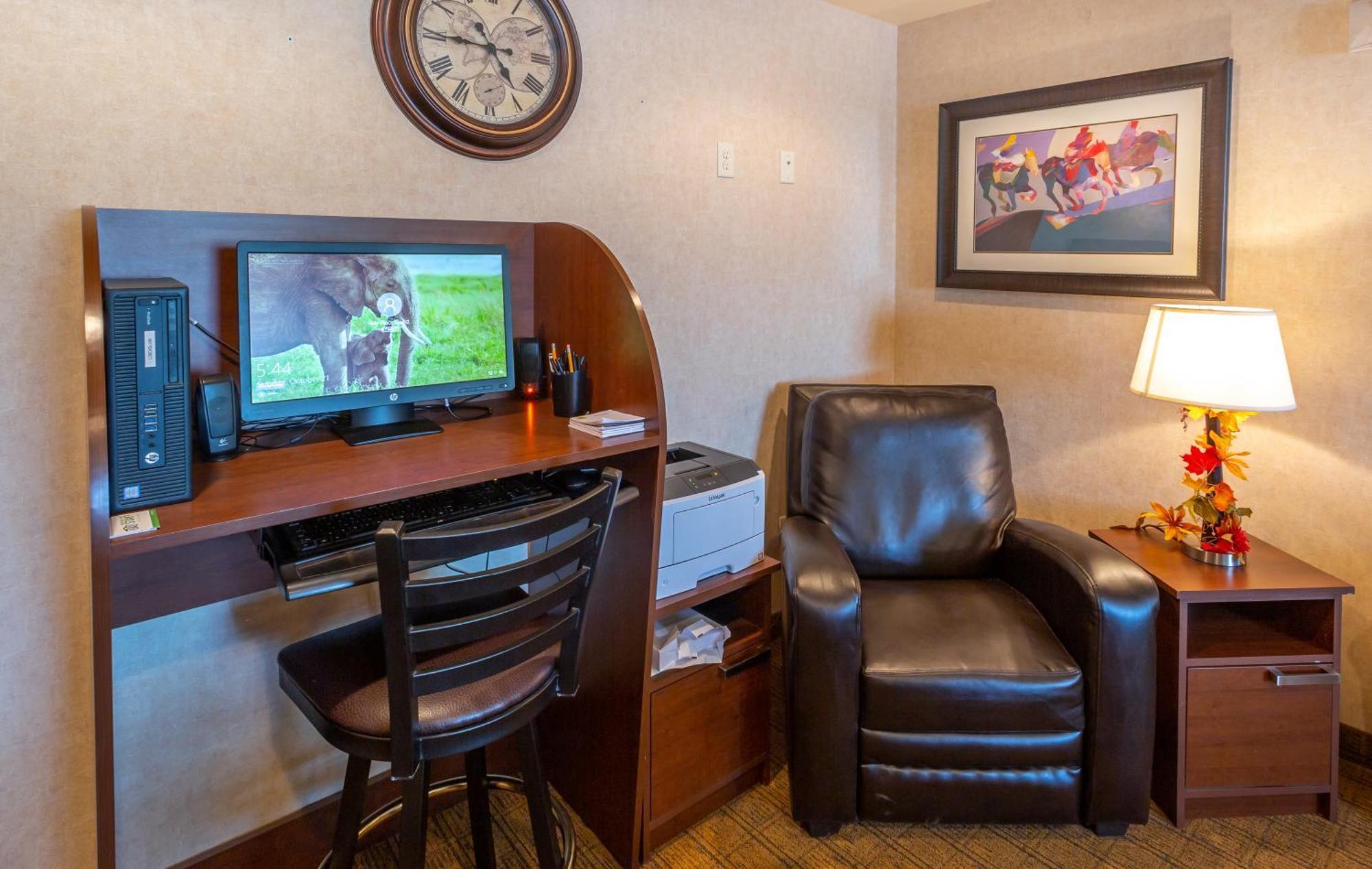 My Place Hotel-Dickinson, Nd Екстер'єр фото